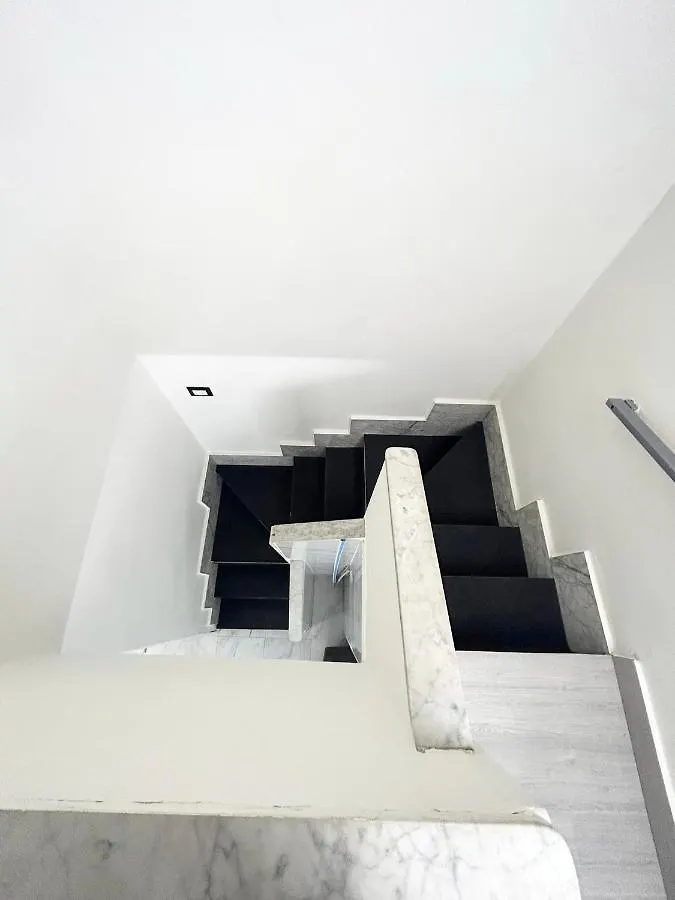 Pontenuovo 6E8 House Naples 0*,