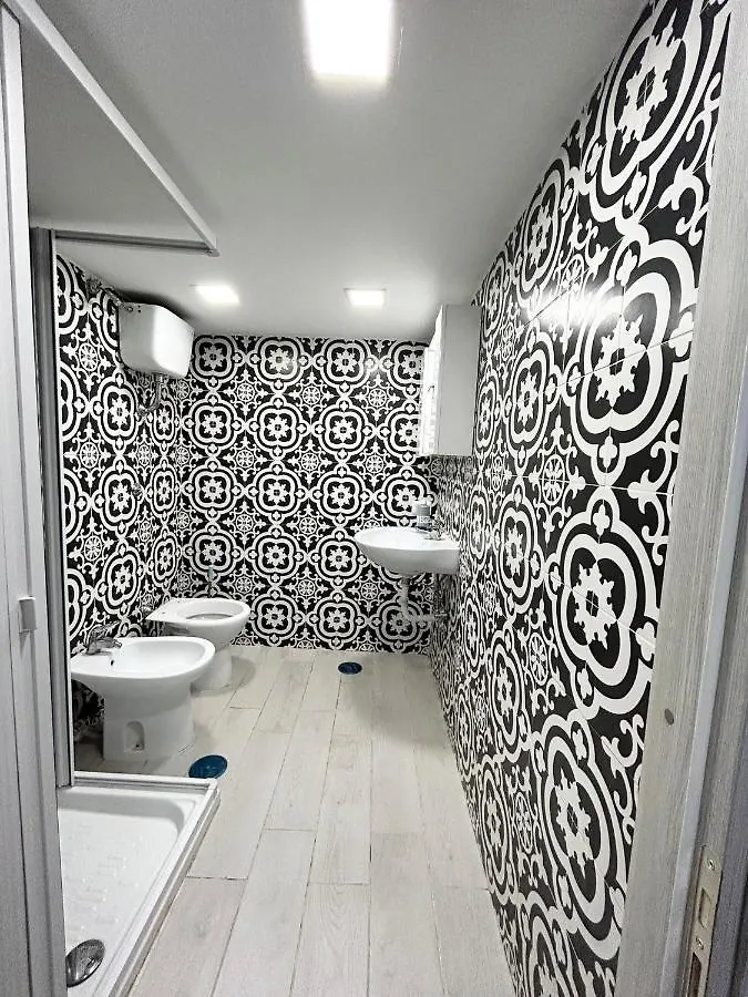 Pontenuovo 6E8 House Naples 0*,