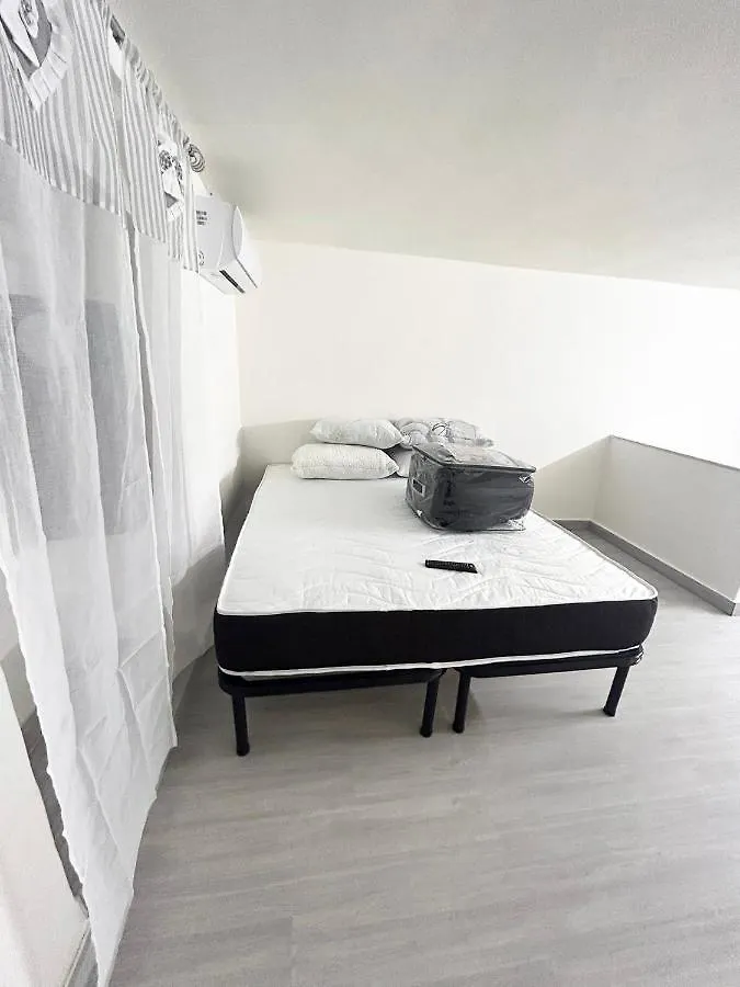 Pontenuovo 6E8 House Naples 0*,  Italy